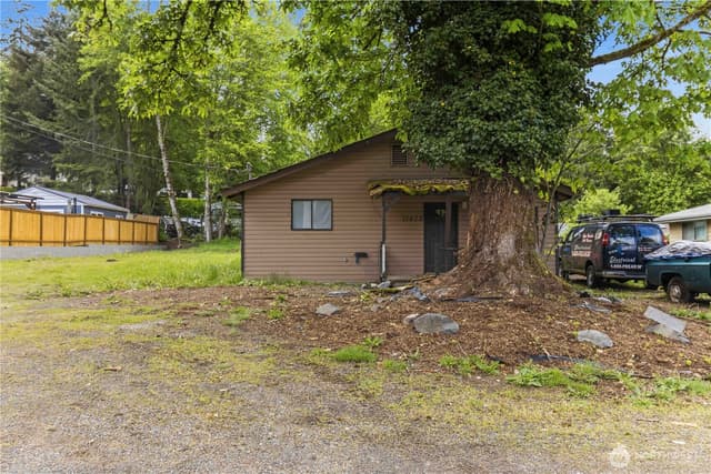 Property photo for 11435 163rd Avenue SE, Renton photo 2