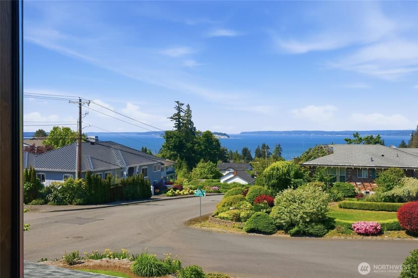 Property photo for 3016 51st Place SW, Everett photo 35