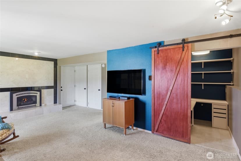 Property photo for 3016 51st Place SW, Everett photo 23