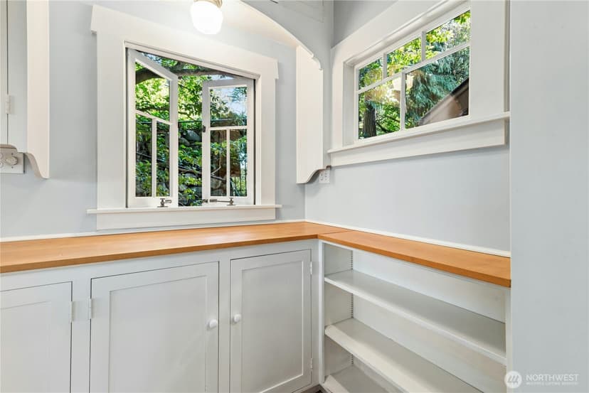 Property photo for 2077 E Howe Street, Seattle photo 14