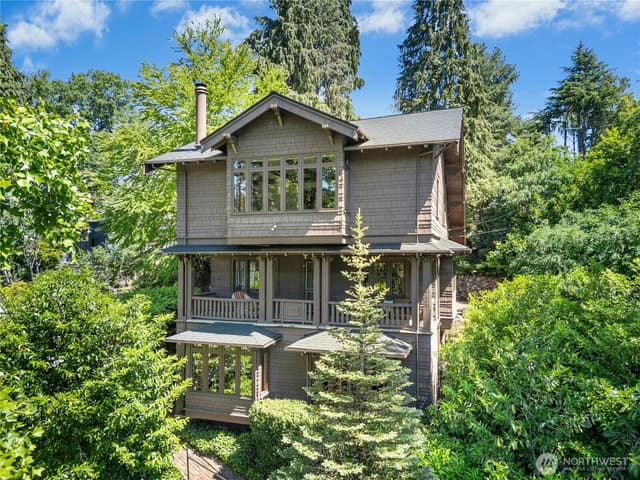 Property photo for 2077 E Howe Street, Seattle photo 3