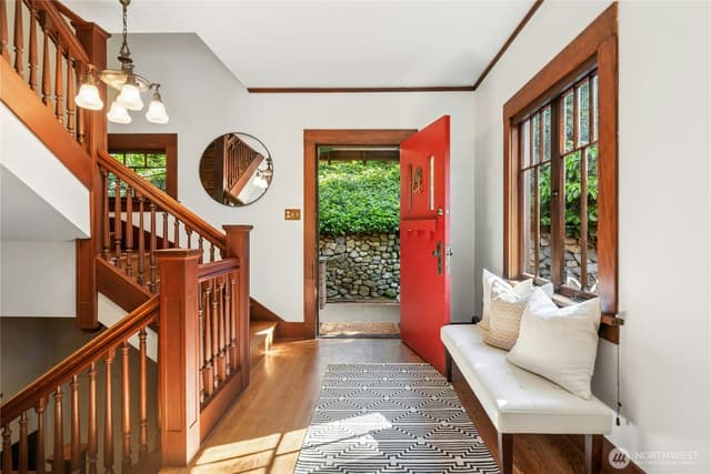 Property photo for 2077 E Howe Street, Seattle