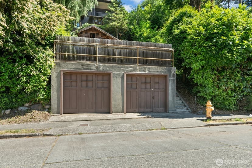 Property photo for 2077 E Howe Street, Seattle photo 25