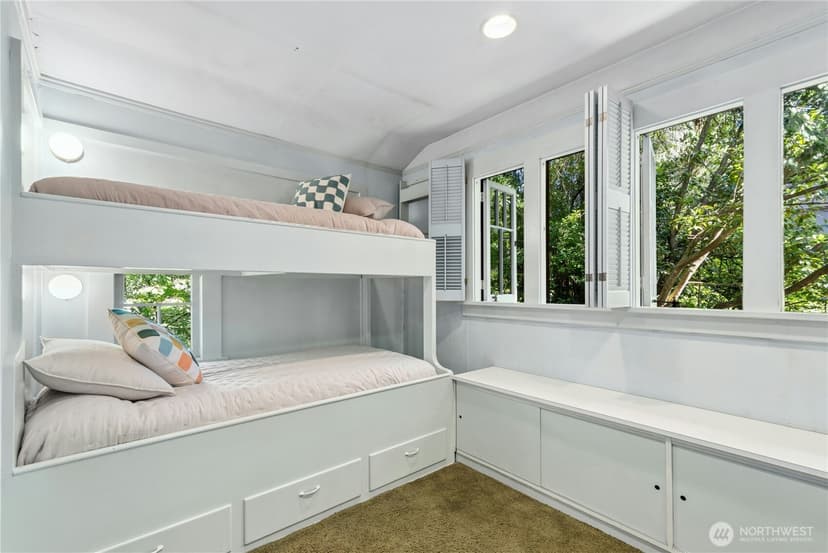 Property photo for 2077 E Howe Street, Seattle photo 18