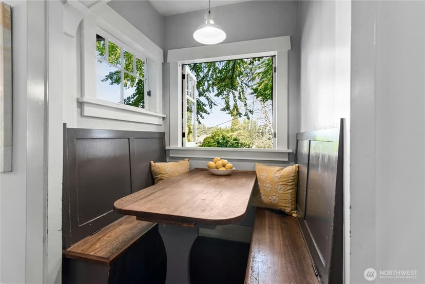 Property photo for 2077 E Howe Street, Seattle photo 13