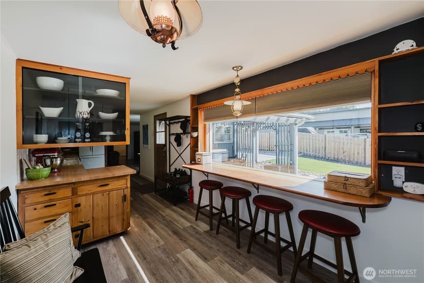Property photo for 3262 Beach Drive E, Port Orchard photo 18