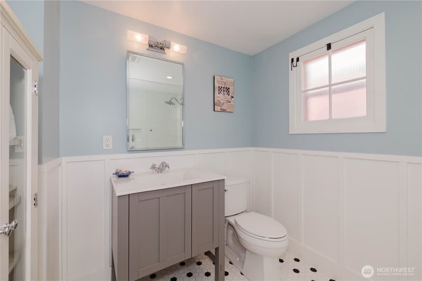 Property photo for 3262 Beach Drive E, Port Orchard photo 25