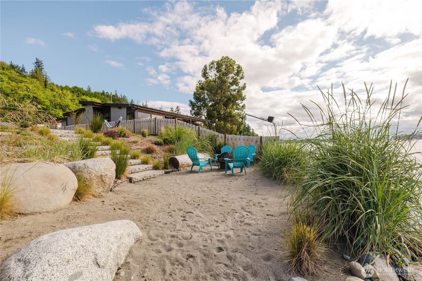 Property photo for 3262 Beach Drive E, Port Orchard photo 36
