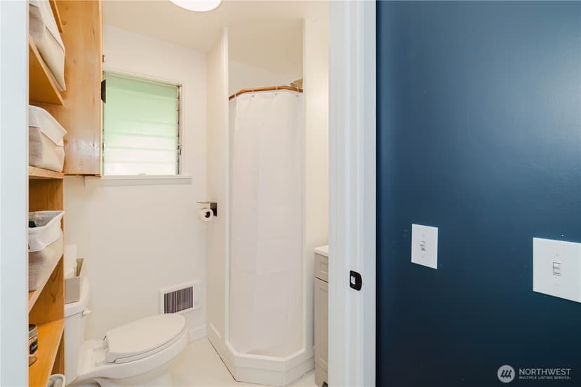 Property photo for 3262 Beach Drive E, Port Orchard photo 28