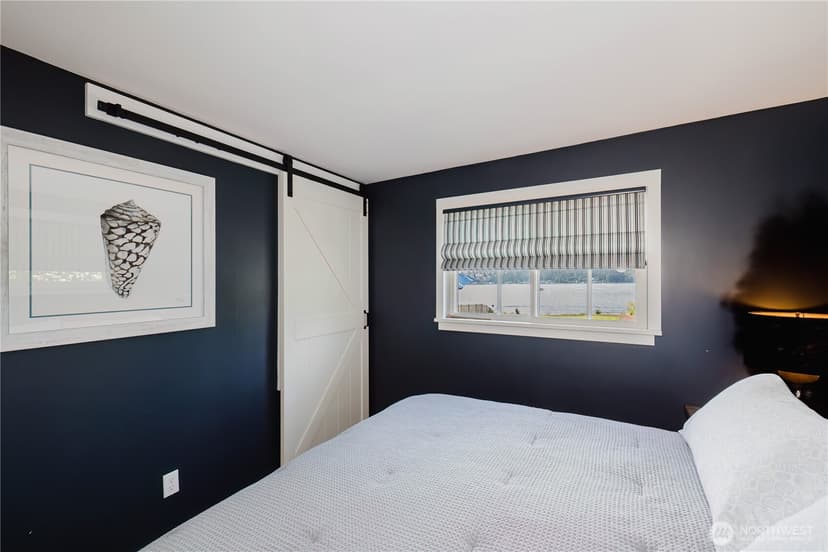 Property photo for 3262 Beach Drive E, Port Orchard photo 27