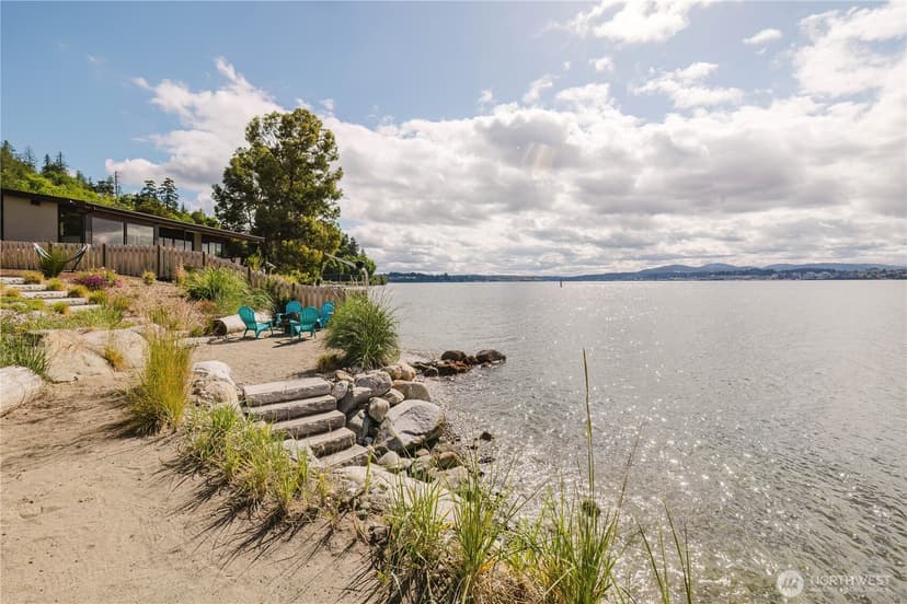 Property photo for 3262 Beach Drive E, Port Orchard photo 3