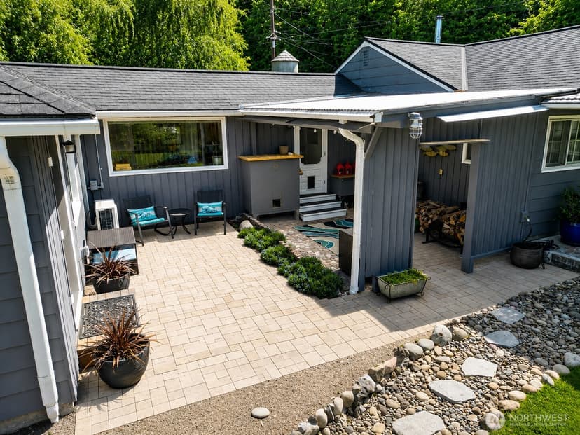Property photo for 3262 Beach Drive E, Port Orchard photo 31