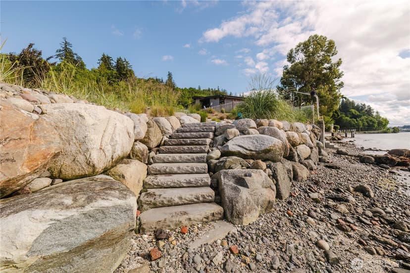 Property photo for 3262 Beach Drive E, Port Orchard photo 38