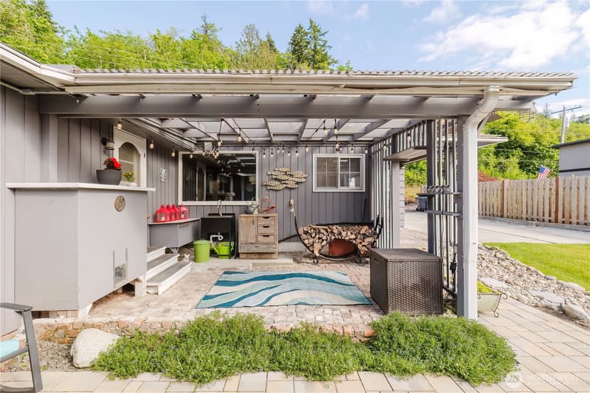 Property photo for 3262 Beach Drive E, Port Orchard photo 33