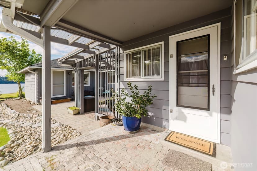 Property photo for 3262 Beach Drive E, Port Orchard photo 8