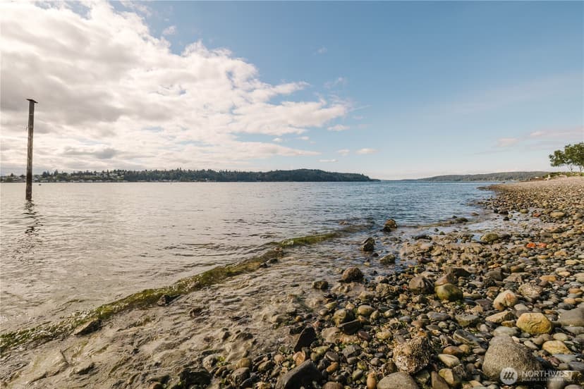 Property photo for 3262 Beach Drive E, Port Orchard photo 39