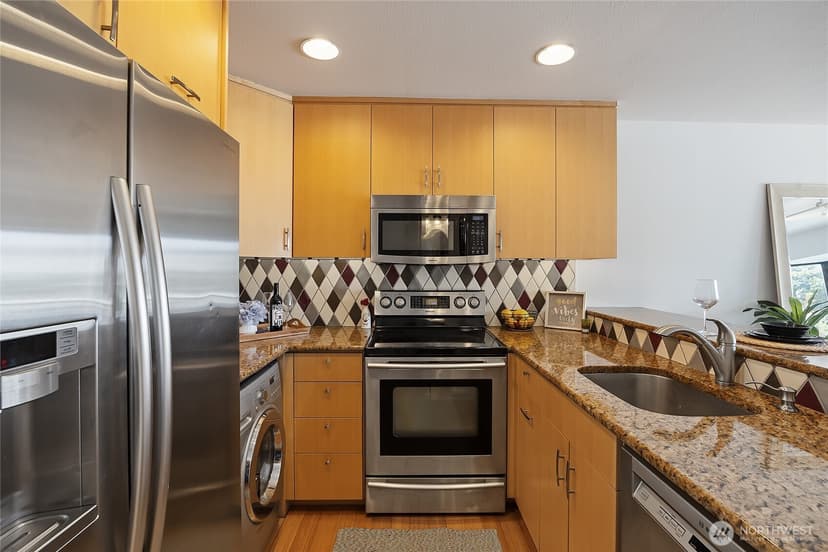 Property photo for 211 Summit Avenue E #405, Seattle photo 13