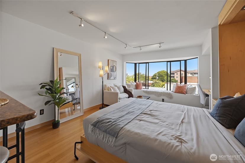 Property photo for 211 Summit Avenue E #405, Seattle photo 5