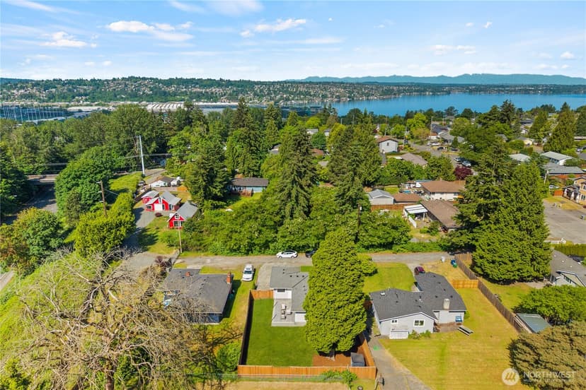 Property photo for 2147 NE 12th Street, Renton photo 28