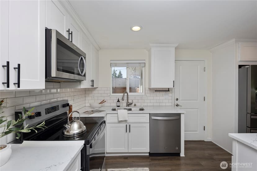 Property photo for 2147 NE 12th Street, Renton photo 11