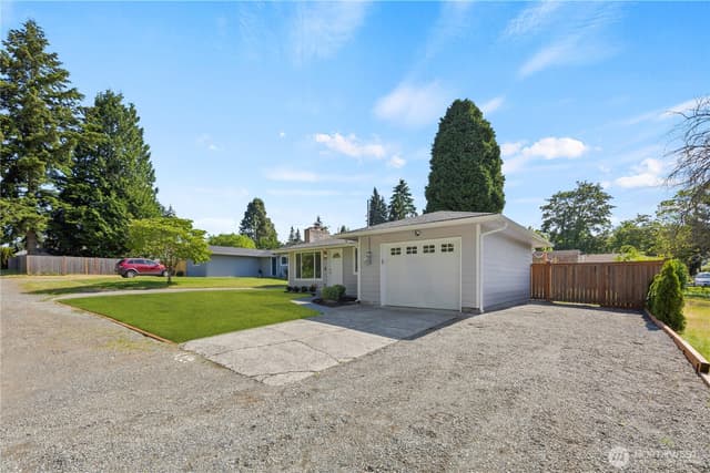 Property photo for 2147 NE 12th Street, Renton photo 3