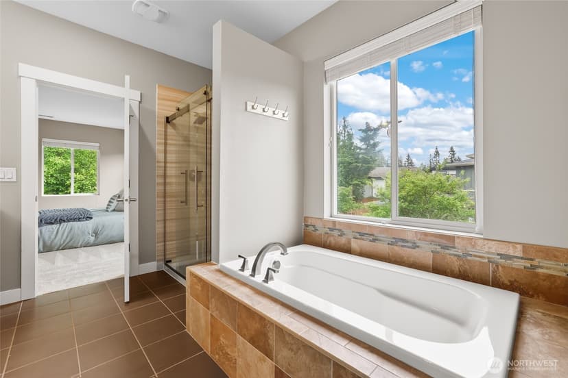 Property photo for 1601 NE Falls Drive, Issaquah photo 36