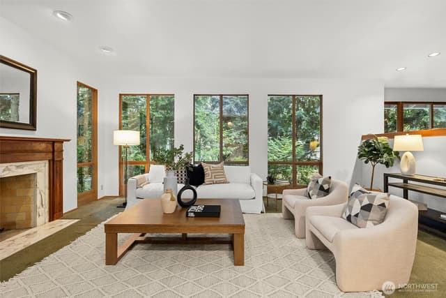 Property photo for 13619 NE 28th Street, Bellevue photo 3