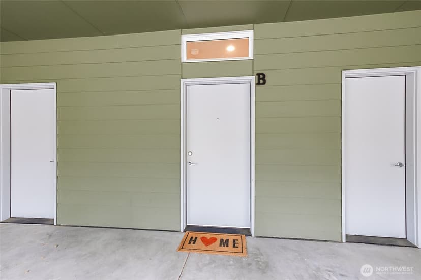 Property photo for 14906 Manor Way #B, Lynnwood photo 2