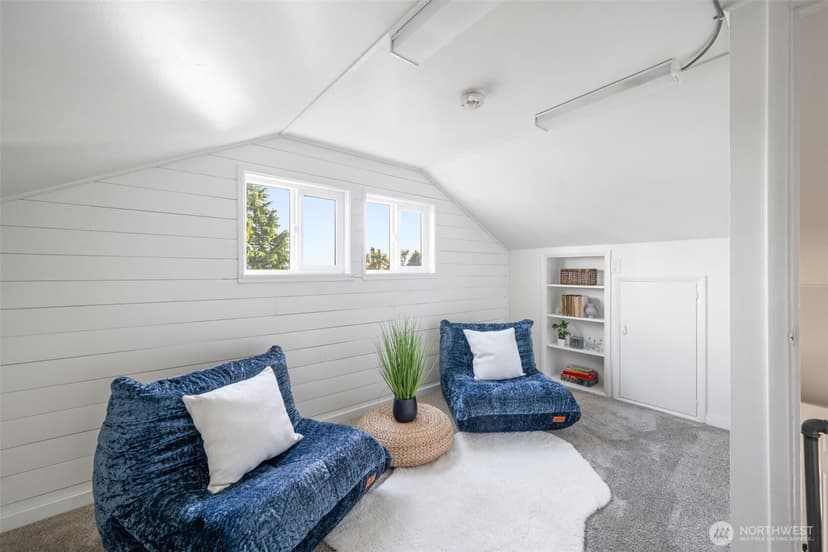 Property photo for 10617 39th Avenue SW, Seattle photo 13