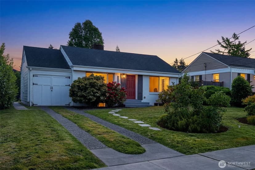 Property photo for 10617 39th Avenue SW, Seattle photo 2