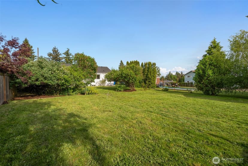 Property photo for 10617 39th Avenue SW, Seattle photo 32