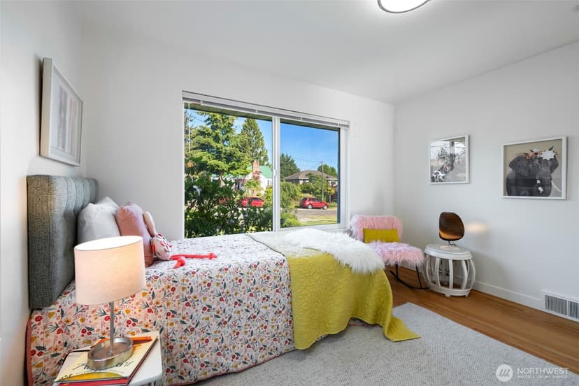 Property photo for 10617 39th Avenue SW, Seattle photo 19