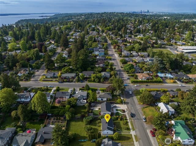 Property photo for 10617 39th Avenue SW, Seattle photo 3