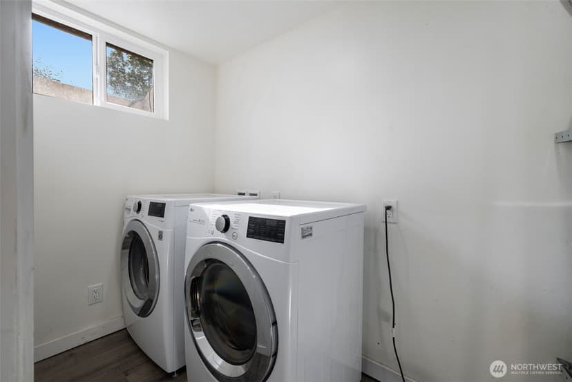 Property photo for 10617 39th Avenue SW, Seattle photo 27