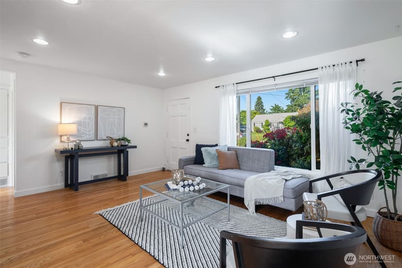Property photo for 10617 39th Avenue SW, Seattle photo 6