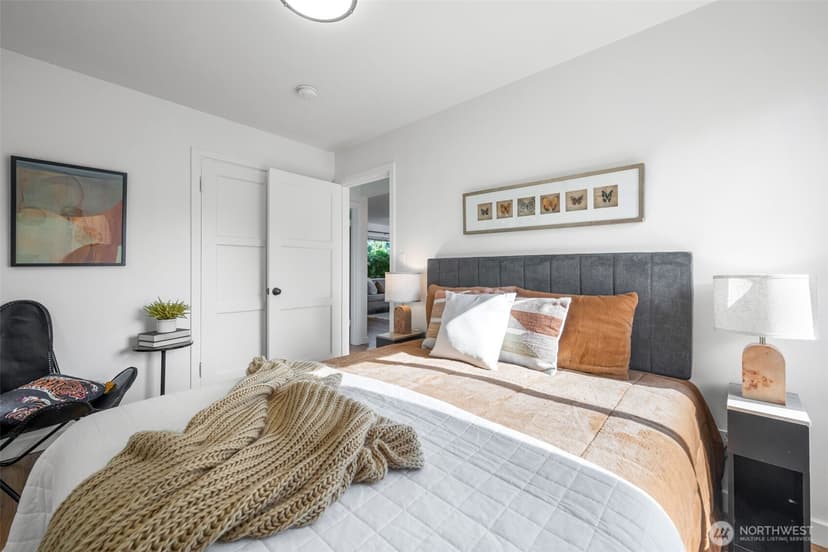 Property photo for 10617 39th Avenue SW, Seattle photo 16