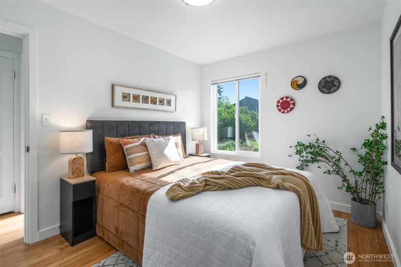 Property photo for 10617 39th Avenue SW, Seattle photo 15