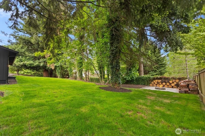 Property photo for 2420 236th Street SW, Brier photo 38
