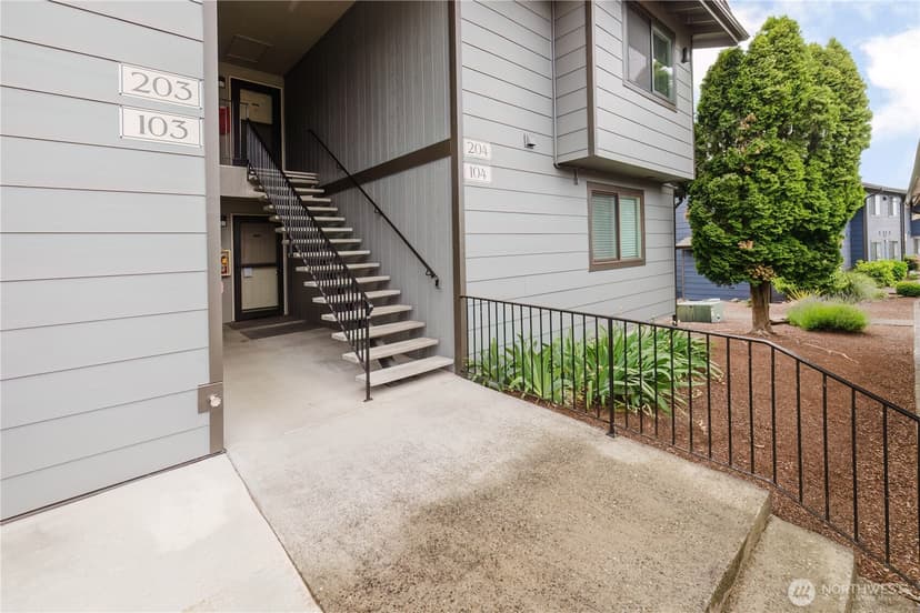 Property photo for 3400 Narrows View Lane NE #104, Bremerton photo 23