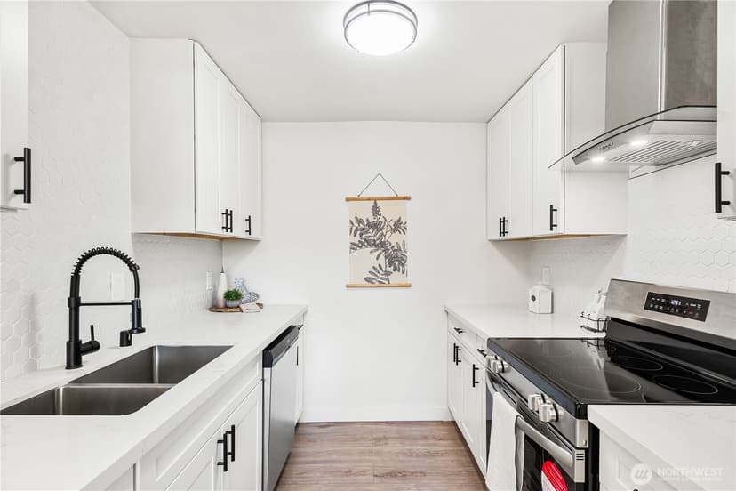 Property photo for 1617 Maple Lane #E7, Kent photo 8