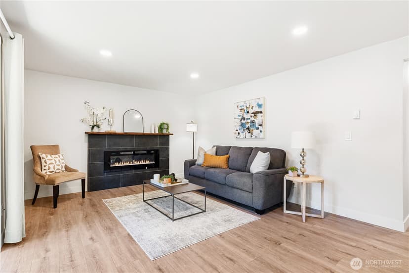 Property photo for 1617 Maple Lane #E7, Kent photo 5