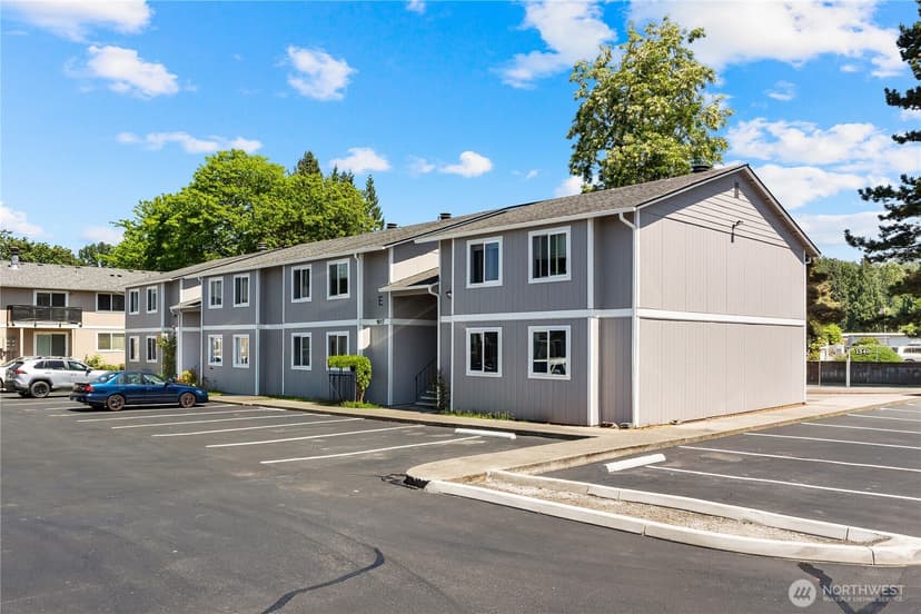 Property photo for 1617 Maple Lane #E7, Kent photo 4