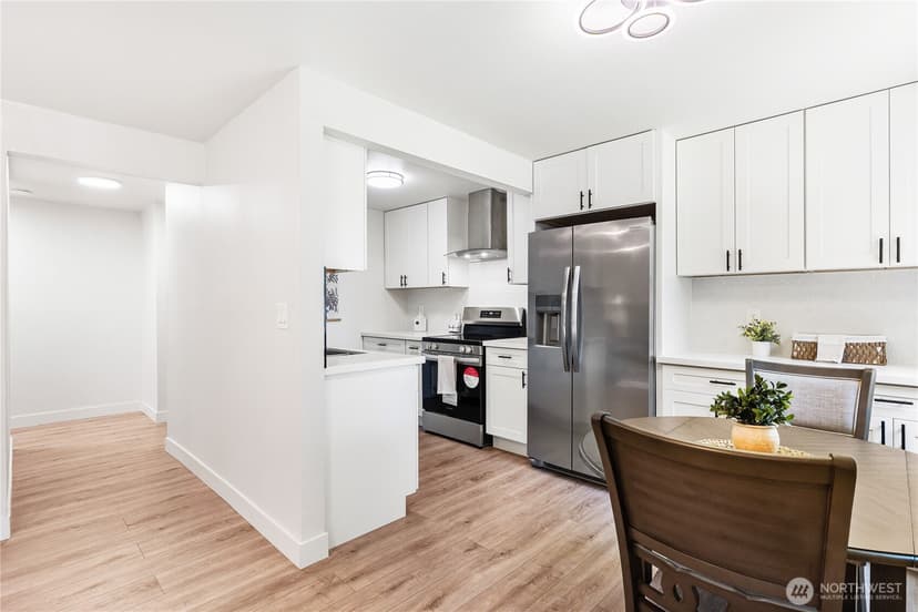 Property photo for 1617 Maple Lane #E7, Kent photo 7