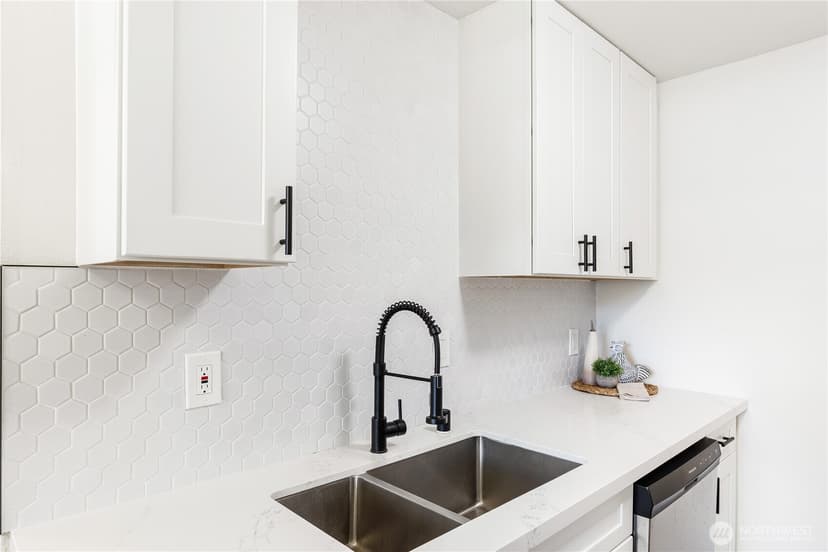 Property photo for 1617 Maple Lane #E7, Kent photo 9