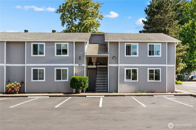 Property photo for 1617 Maple Lane #E7, Kent photo 3