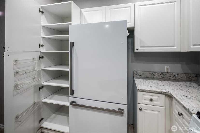 Property photo for 12530 Admiralty Way #F103, Everett photo 6