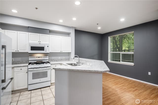 Property photo for 12530 Admiralty Way #F103, Everett photo 4