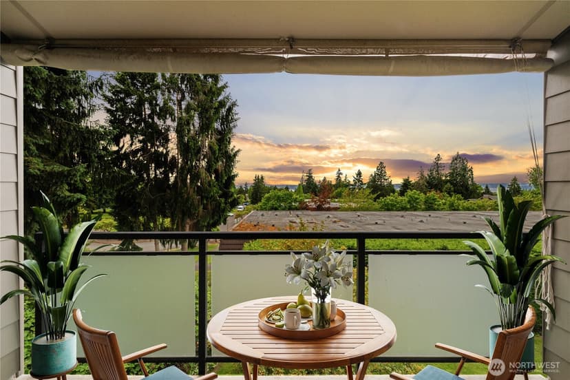 Property photo for 11226 NE 68th Street #E, Kirkland photo 8