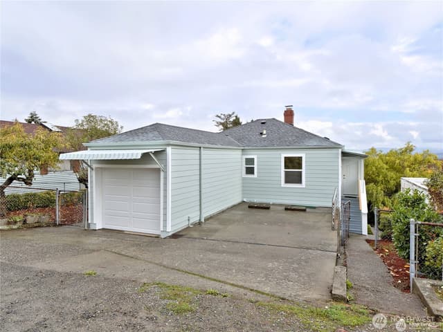 Property photo for 5029 29th ave S, Seattle photo 2