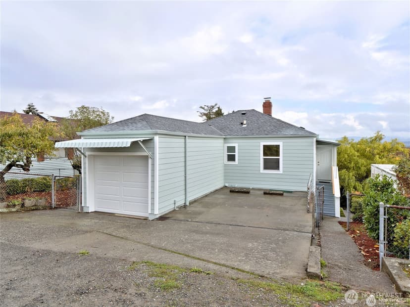 Property photo for 5029 29th ave S, Seattle photo 2